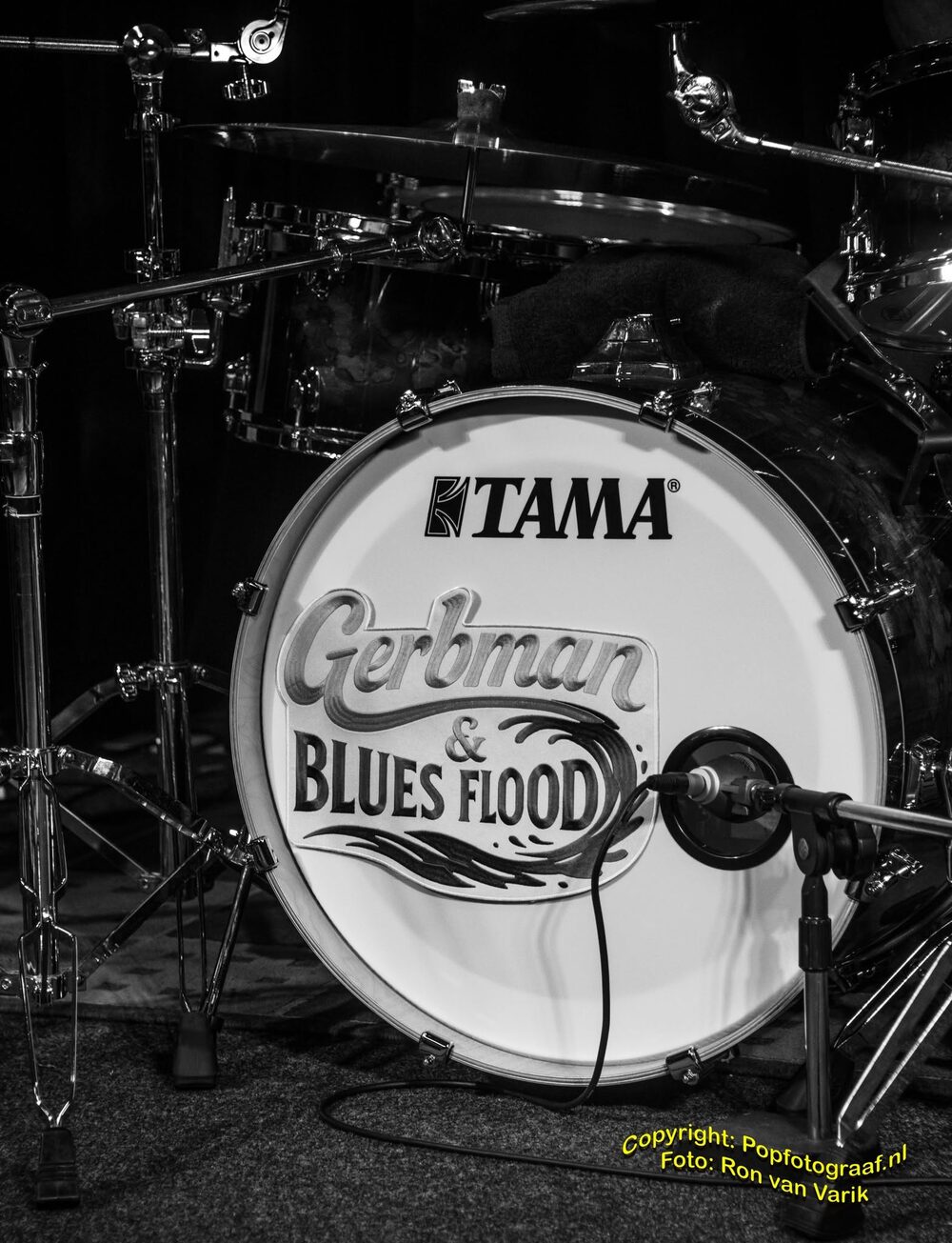 Gerbman & Blues Flood logo on the Tama bass drum in the Bluezy studio — photo Ron van Varik