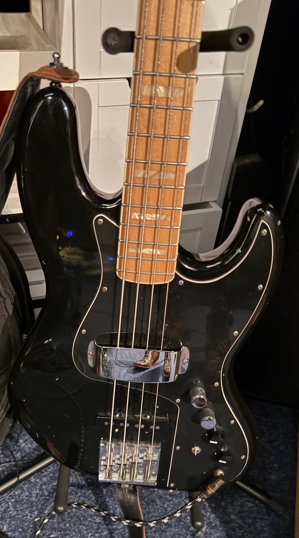 Johan Bravenboer's black Fender Marcus Miller Jazz Bass with maple block-inlay neck